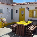 Casal Dos Carpinteiros - Carpenters Couple Santa Cruz (Oeste)