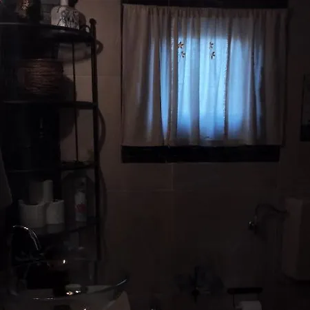 Casal Dos Carpinteiros - Carpenters Couple * Santa Cruz (Oeste)