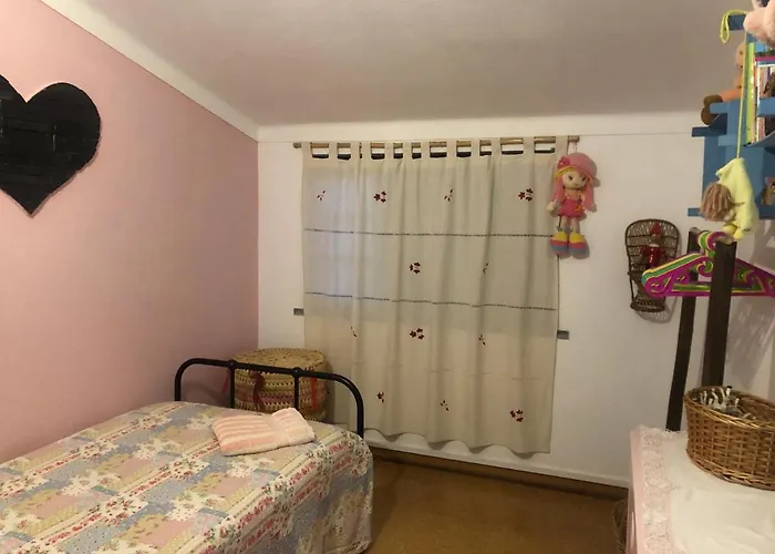 Casal Dos Carpinteiros - Carpenters Couple * Santa Cruz (Oeste)