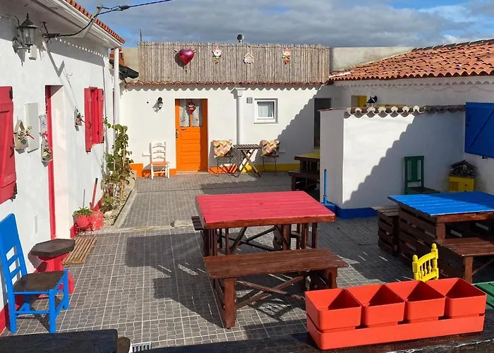 Casal Dos Carpinteiros - Carpenters Couple * Santa Cruz (Oeste)